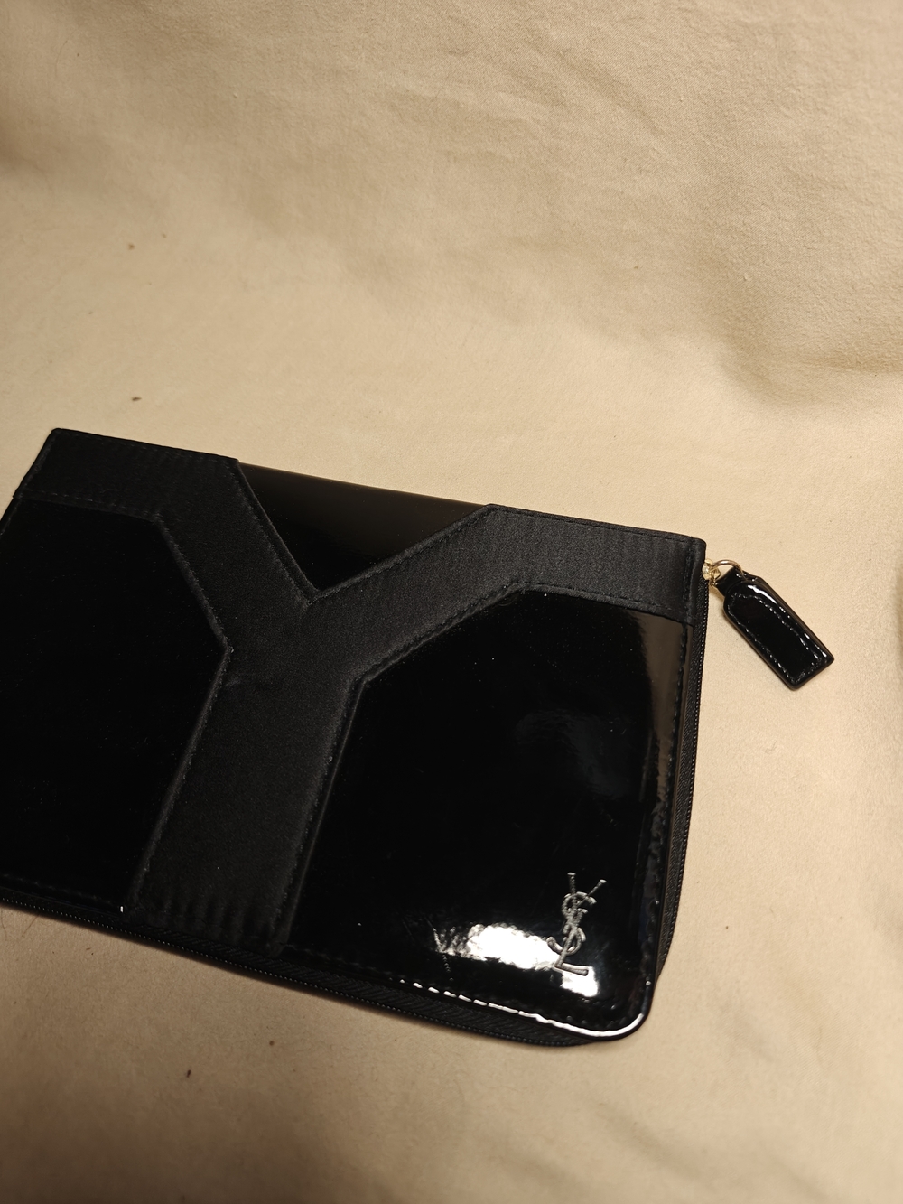 Y-Shaped Black Patent Leather Zip Pouch - Picture 2 of 6